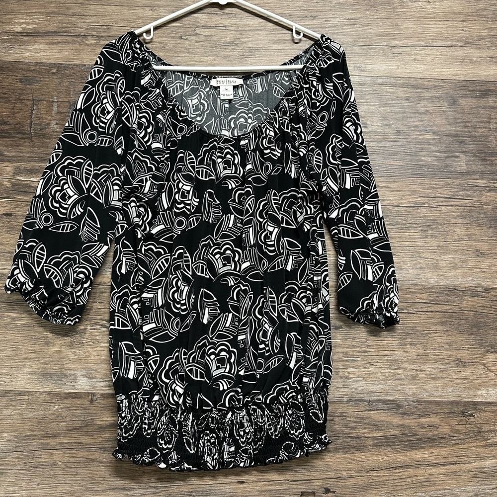 White House Black Market Black‎ and White Blouse